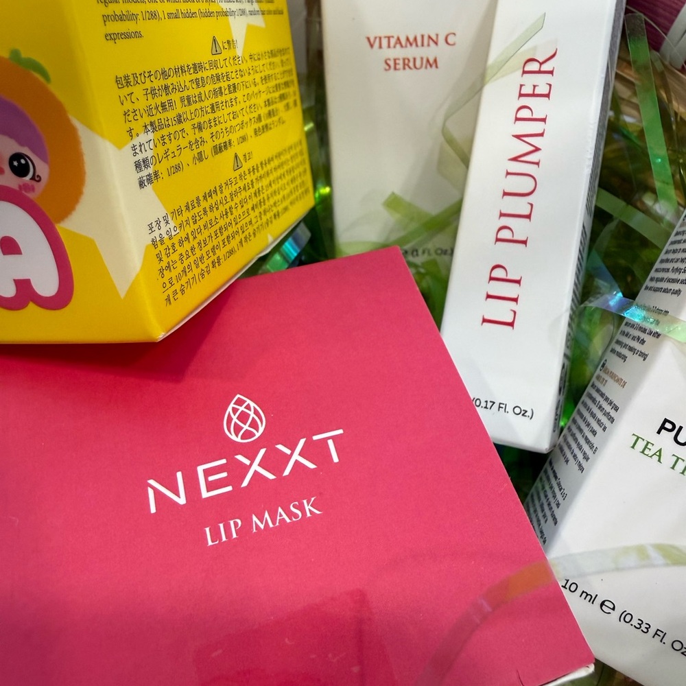 $189 Retail Gift Basket - Picture 3 of 10